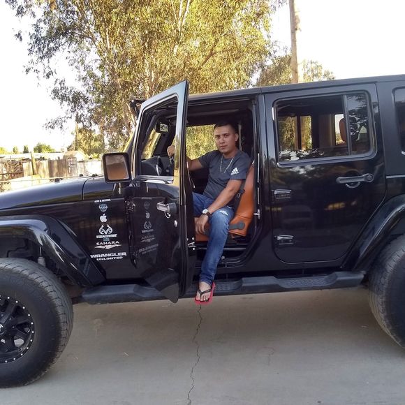 Meet your Posher, Alejandro - Picture 1 of 1